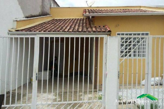 VENDE-SE CASA NO BAIRRO ÁRVORE GRANDE