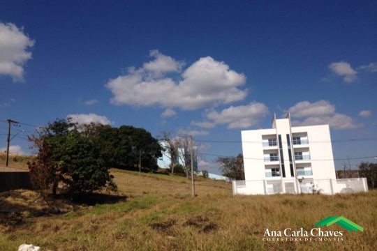 VENDE-SE LOTE COM EXCELENTE LOCALIZAÇÃO NO BAIRRO MONTE LÍBANO, EM SANTA RITA DO SAPUCAÍ