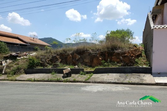 VENDE-SE EXCELENTE TERRENO NO BAIRRO JARDIM ESMERALDA EM POÇOS DE CALDAS