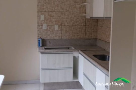 VENDE-SE CASA COM EXCELENTE LOCALIZAÇÃO – PRÓXIMO AO CENTRO