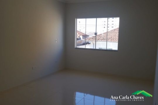 VENDE-SE CASA E APARTAMENTO NO CENTRO DA CIDADE