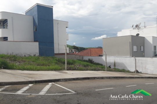 VENDE-SE TERRENO NO BAIRRO PÃO DE AÇUCAR