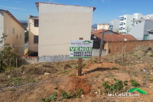 VENDE-SE TERRENO NO BAIRRO PÃO DE AÇÚCAR