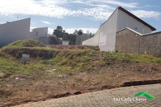 VENDE-SE TERRENO NO BAIRRO POUSADA DOS CAMPOS III