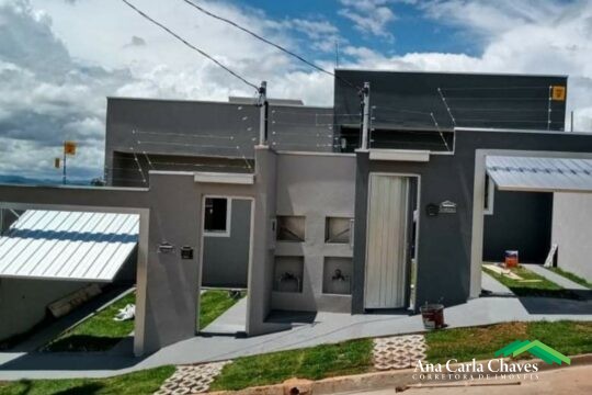 VENDE-SE CASA NO BAIRRO PARQUE REAL