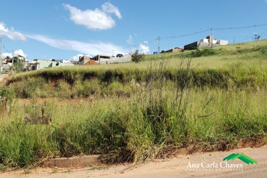 VENDE-SE LOTES NO BAIRRO PITANGUEIRAS