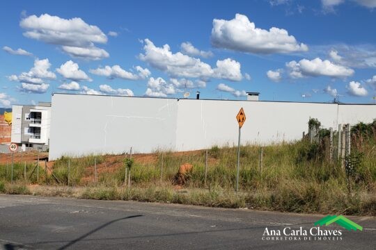 VENDE-SE LOTES COM EXCELENTE LOCALIZAÇÃO NO BAIRRO PÃO DE AÇUCAR