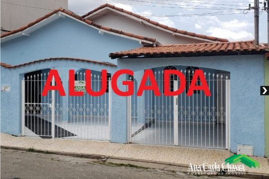 ALUGA-SE CASA GRANDE COM EXCELENTE LOCALIZAÇÃO, NO BAIRRO NOSSA SENHORA APARECIDA