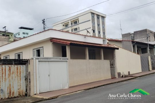 VENDE-SE CASA NO BAIRRO PRIMAVERA COM EXCELENTE LOCALIZAÇÃO