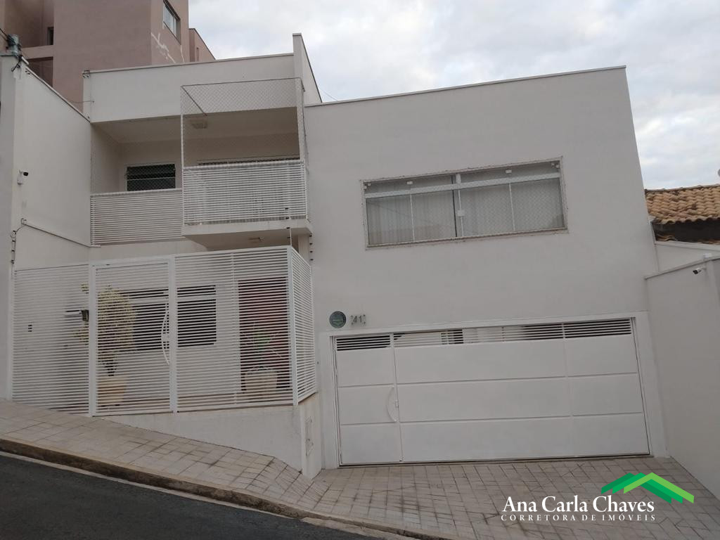 VENDE-SE EXCELENTE CASA NO BAIRRO MEDICINA